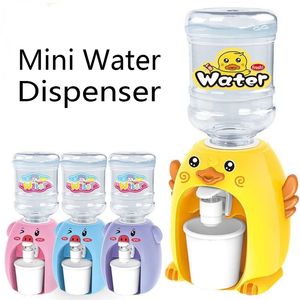100 pcs/lot enfants distributeur d'eau bébé meubles jouets forme facile à utiliser enfants Mini distributeur d'eau adapté pour les jouets d'anniversaire des enfants (boîte de fenêtre/cochon gloussant)