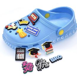 100 stks veel Leuke Cartoon PVC Schoen Charmes Crocks Decoraties Accessoires Kristal Dieren Eenhoorns JIBZ Voor Croc Kids Gift2386