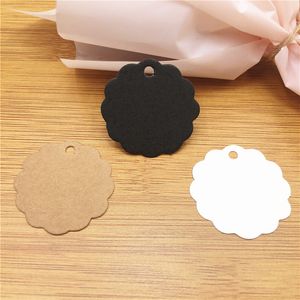 100pcs / lot côté fleur rond kraft papier en papier pour bijoux boîte à gâteau de bonbons emballages en carton vide tag 3,5x3,5 cm