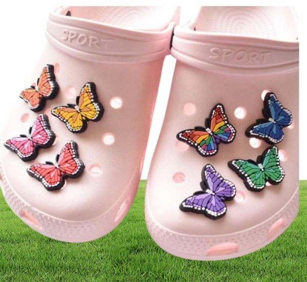 100pcs / lot Accessoires de chaussures en PVC Original DIY Butfly Chaussures Décoration Jibz pour charmes Bracelets Kids Gifts9471052