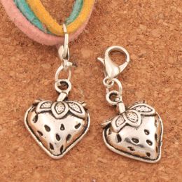 100 stks / partij Aardbei met bladkreeft Claw Clasp Charm Beads 14.7x33.9mm Tibetan Silver Jewelry DIY C930