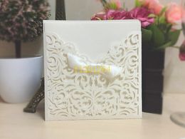 100 stks / partij Gratis Verzending Western Style Laser-Cut Lace Flower Patroon Klantgericht Afdrukbare Uitnodigingen Kaarten 3 Kleuren