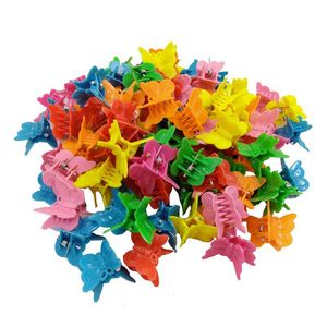 100 stks / partijen gemengde kleuren mini hart vlinder bloem vorm klemmen kinderen meisje haar clips mode-accessoires