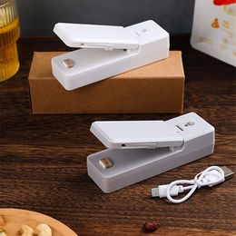 100 stks Mini Magnetische Sluitmachine USB Lading Opslag Voedsel Snack Plastic Zak Sealer Keuken Warmte Cookie Verpakking Capper