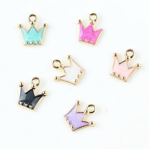 100 PCS couleur mélangée 12 12 MM Émail Princesse Couronne Pendentif Charmes Ton Or Alliage Métal Goutte D'huile DIY Bracelet Collier Charm277j