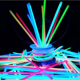 100pcs Party Fluorescence Glow Sticks Bracelets Fun Collier Néon Pour Mariage Anniversaire Concert Fournitures Colorées Lumières Lumineuses 240126