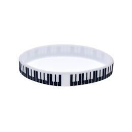100pcs Bracelet en caoutchouc en silicone clé piano idéal à utiliser dans tous les avantages cadeaux pour les fans de musique266c