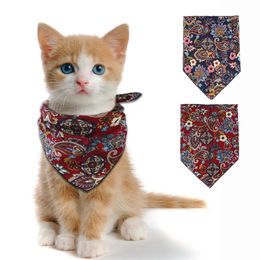 100 stks Retro Kerst Hond Bandana Driehoek Huisdier Sjaal Duurzame Stof Bandana voor Kleine Middelgrote Katten Honden Huisdier Kleding levert