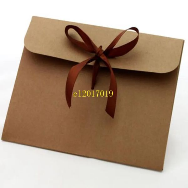 100pcs S L Kraft Paper Pocket Sag Kerchief Mandkinchief Square Swek Boîte d'emballage Carte Gift Enveloppe Ribbon Box Wholesale ZZ