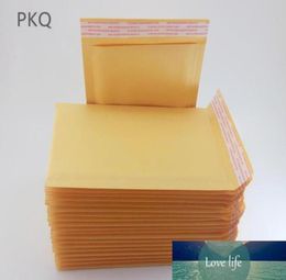 100 stks kleine grote 11151321cm gele Kraft Bubble Mailers Gedekte enveloppen Bag Self Seal Business School Office85482537765851