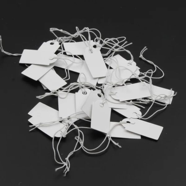 100pcs White Kraft Paper String Blanks Prix de mariage Favoule Prix Label Paper Tag Bijoux Prix Tags avec corde 23x13 mm