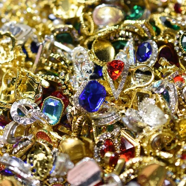 100 pièces en gros aléatoire 3D Nail s Nail Art bijoux japon décorations Top qualité cristal manucure diamant charmes 220525