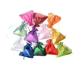 100pcslot 1012cm 12 colores Drawstring Satin Bode Bold Bag Bouch Bolsas de joyería de navidad Bolsa de Reg7247598