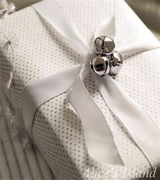 100pcslot 15 mm Jingle Bell pour la décoration de Noël Charmes en métal Bells de mariage de pendentif en métal Bells de l'emballage cadeau 2012038309874