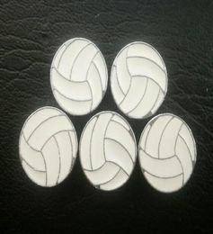 100 pcslot 8mm Volleybal Sportschuif charme geschikt voor 8mm Diy lederen polsband armband mode sieraden3787486