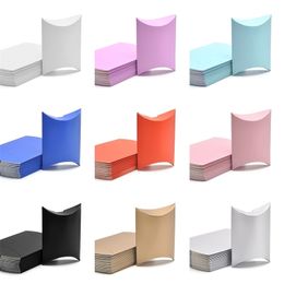 100pcslot kussen trouwfeest voorkeur DIY Box Candy Supply Accessoires Gunsten Kraft Paper Gift Boxes 220812