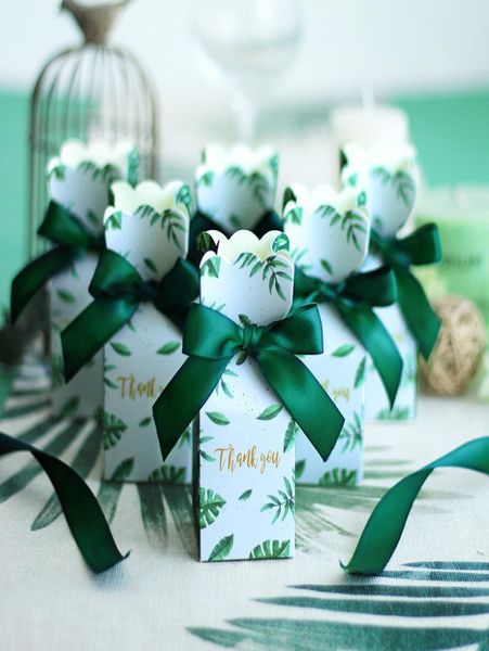 100pcslot Sen Green Leaf Fishtail Candy Box Favors et Candy Boxs Fipices Passage Baby Shower Paper Chocolate Package Box9154278