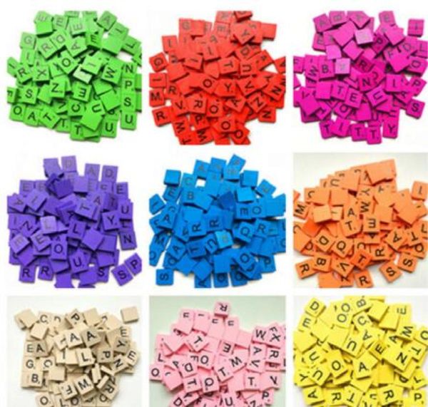 100 Unidsset Colorido Palabras en inglés Letras de madera Alfabeto Azulejos Negro Scrabble Letras Números para manualidades Wood6158696