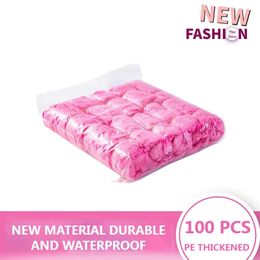 100pcssets en plastique couverte de chaussures étanches jetables en plastique non glissantes de nettoyage usurre