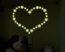 100 Sets / partij 3.3cm en 2cm Lichtgevende Star Wall Window Stickers PVC Fluorescerend Paster Gloeiend in het donker voor babykamer