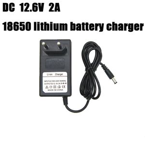 100V-240V 12.6V 2A 18650 Chargeur de batterie au lithium 12 V Adaptateur d'alimentation Volt DC 5,5x2.1mm d'alimentation 12,6 V 2A