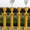 colonne avec ensemble de vase