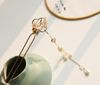 A hairpin (with fringes)