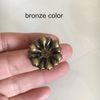 bronze color