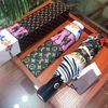 whit box dust bag