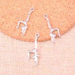 104 stks Charms Gymnastiek Gymnast Sporter 30 * 11mm Antieke Making Hanger Fit, Vintage Tibetaans Zilver, DIY Handgemaakte Sieraden