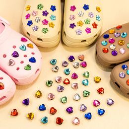 1050pcs Crystal Shoe Charms Flower Heart Circle Circle Shoe Decorations Pins For Women Girls Favorise Gift Sandal Accessoires Slog Boucle 240428