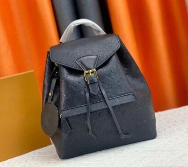 10a Bolso de diseñador de lujo en relieve negro Bolso de hombro vintage de cuero prensado para mujer Mochila informal Mochila de cuero para hombre y mujer Bolso de fiesta clásico para exteriores