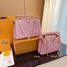 10a capucines Luxury Womens Water Diamond Handbag Handsbag High Quality Cuir Designer Sac à bandoulière Crossbodybody Sac Mono Flower Chain Decoration Ladies Sac