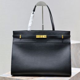 10A Bolso de diseñador de cuero de caja negra con hardware dorado espacioso para comprar con cierre de mechón de metal magnético - bolso elegante para cada ocasión