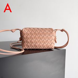 Bolso de cámara de diseño 10A Bolso de hombro Bolso de cuero genuino Crossbody Bag de 17 cm Billetera de imitación delicada con caja yv056