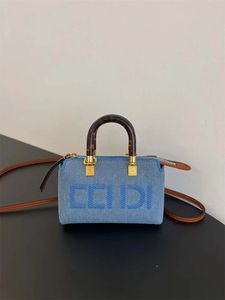 10A – Mini sac à bandoulière classique de styliste pour femmes, sac à main à bandoulière, pièces dorées