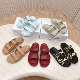 10A Designer Sandalen voor vrouwelijke glijbanen Sliders Claquette Zwart Witte dames Beach Sandaalleer Slippers Patent Heren Slipper dames dikke bodemschoenen met doos