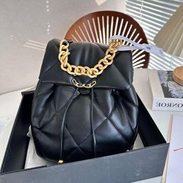 10A Fashion Designer 19 série Black Handle Bag Metal épaule Gold Hardware Soft 21x15cm Golden Ajustivable Chain Backpack Silver Leath McKg