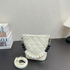 10A Bolsa de diseñador de moda Calidad de cuero vintage 2024 bolsas de bolsas Pearl The High Diamond Diamond Chain Bucket Handba Nftq