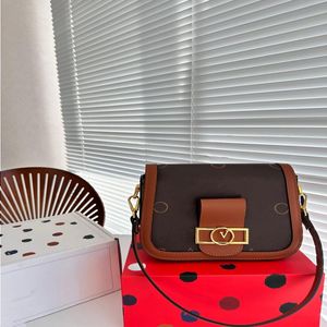 10A Fashion Designer Womens 21cm Handbag Messenger Walks New Daphne Underarm Chic Retro Single Single Crossbody Two 24SS Stracles Luxur Okbk