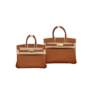 10A Bolso de mano de moda Bolsos de mujer Totes Bolsos de hombro Piel de vaca Bolsos de cuero genuino Bufanda Encanto Con correas para los hombros y bolsa de caja de embalaje 001