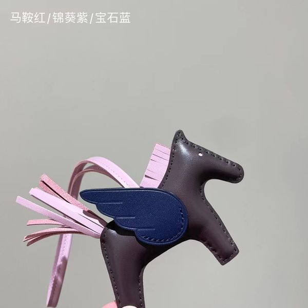10A Fashion Mini Pony Rodeo Ornements mignons sacs de sacs pour femmes pendentif haut de gamme Handmade Leather Chains Angel Wings Horse Shape Accessories