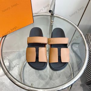 10a Pantoufles de mode Femmes Sandales de créateurs pour femmes pantoufle hommes mocassins décontractés chaussures de plage en plein air diapositives fond plat avec boucle unisexe plage un cuir véritable