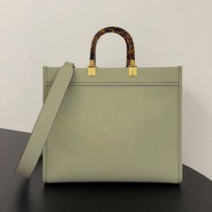 Sac fourre-tout de grande capacité Top Sac de luxe Sac de créateur pour femmes, les sacs à main en cuir de mode le portent avec un large bandoulière