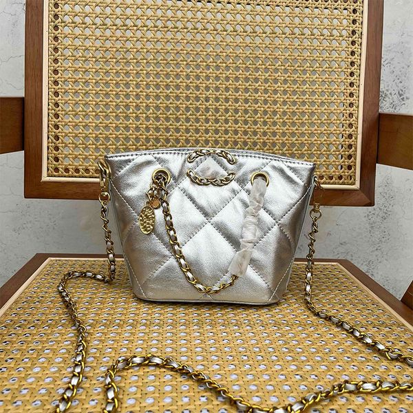 10a Diseñador de lujo Basking de canasta de comestibles bolsas para mujer Bag de concha de alta calidad letras de metal de oro correa de piel de oveja bolso de moda