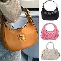 10a Miui Bolso de hombro Wander Matelasse bolsas para bolos de bolos para bolsas de lujo de cuero mango superior mini cuerpo cruzado bolso de embrague de embrague de media luna bolsos