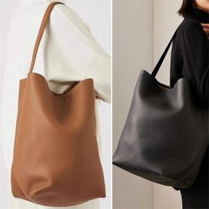 Tote de seau de parc 10A N / S: haut-couche de taille moyenne, haute capacité et minimaliste de vache à la vache d'origine le sac à bandoulière à rangée de style avec motif litchi