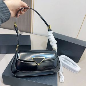 10A kwaliteit Designer Tas Cloe Schouder Onderarm Hobo Luxe Handtassen Damesmode Cross Body Klassieke Halve Maan Driehoek Reliëf Messenger 3 Kleuren