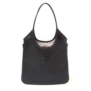 10a de qualité Femmes Tote Miumiubag Sacs de boutique Fashion en cuir Courette Hobo Sac créateur de luxe Mentide Men de week-end Crossbody 244 682