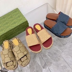 10a Quality Womens Designer Platform Sandal Platform Slides Men Slipper Shoes Bottom Shoes tongs Summer Flat Beach Sandale Sandale en cuir authentique avec boîte